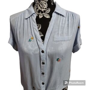 Candie's Tie-Front Button Down top